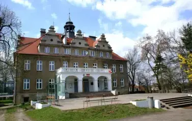 KARCZYCE PAŁAC OBECNIE SZKOŁA