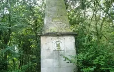 PIOTROWICE POMNIK BISMARCA