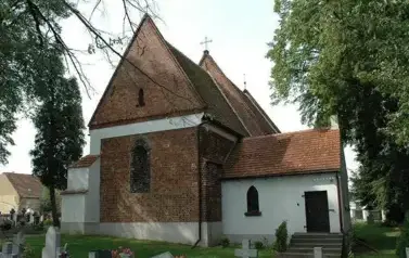 KARCZYCE Kości&oacute;ł wzmiankowany w 1335 r. Obecny gotycki wzniesiony w XV w., przebudowany w baroku w końcu XVII wieku