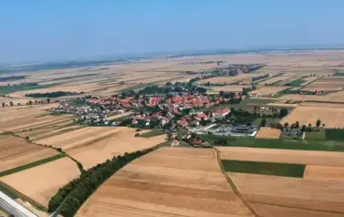 Autor. W. Kluczewski.KOSTOMŁOTY Z LOTU PTAKA