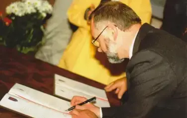 WSP&Oacute;ŁPRACA FRANCJA 1999 R (2)