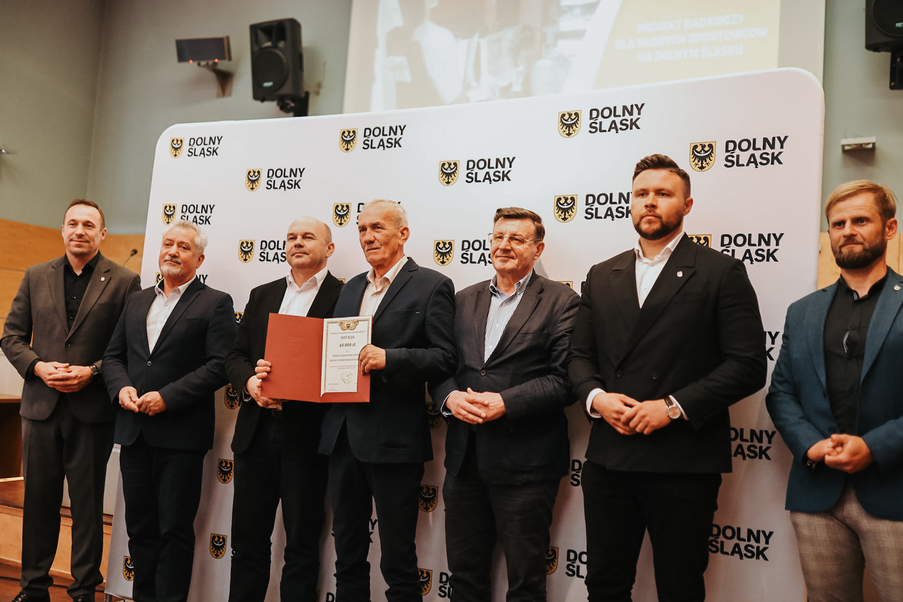 GZ LZS Gmina Kostomłoty, w&oacute;jt gminy Kostomłoty, Przewodniczący Rady Gminnego Zrzeszenia Ludowych Zespoł&oacute;w Sportowych Leon Barylak, Marszałek Wojew&oacute;dztwa Dolnośląskiego Paweł Gancarz, Wicemarszałek Wojew&oacute;dztwa Dolnośląskiego Wojciech Bochnak