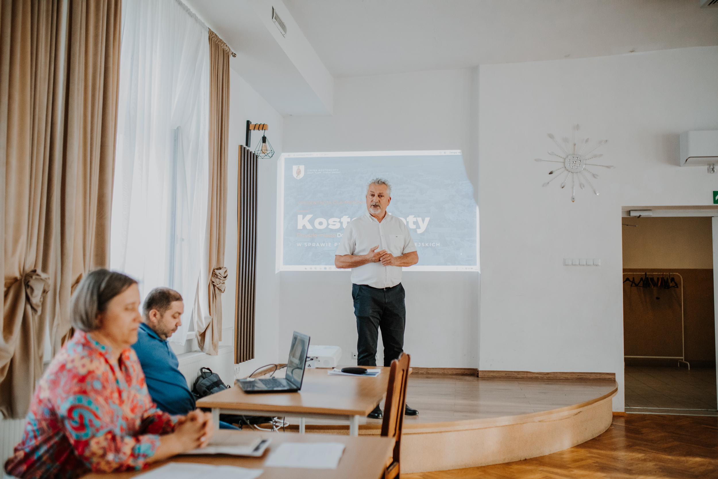 Spotkanie informacyjne dla mieszkańc&oacute;w w&nbsp;sprawie przywr&oacute;cenia praw miejskich miejscowości Kostomłoty