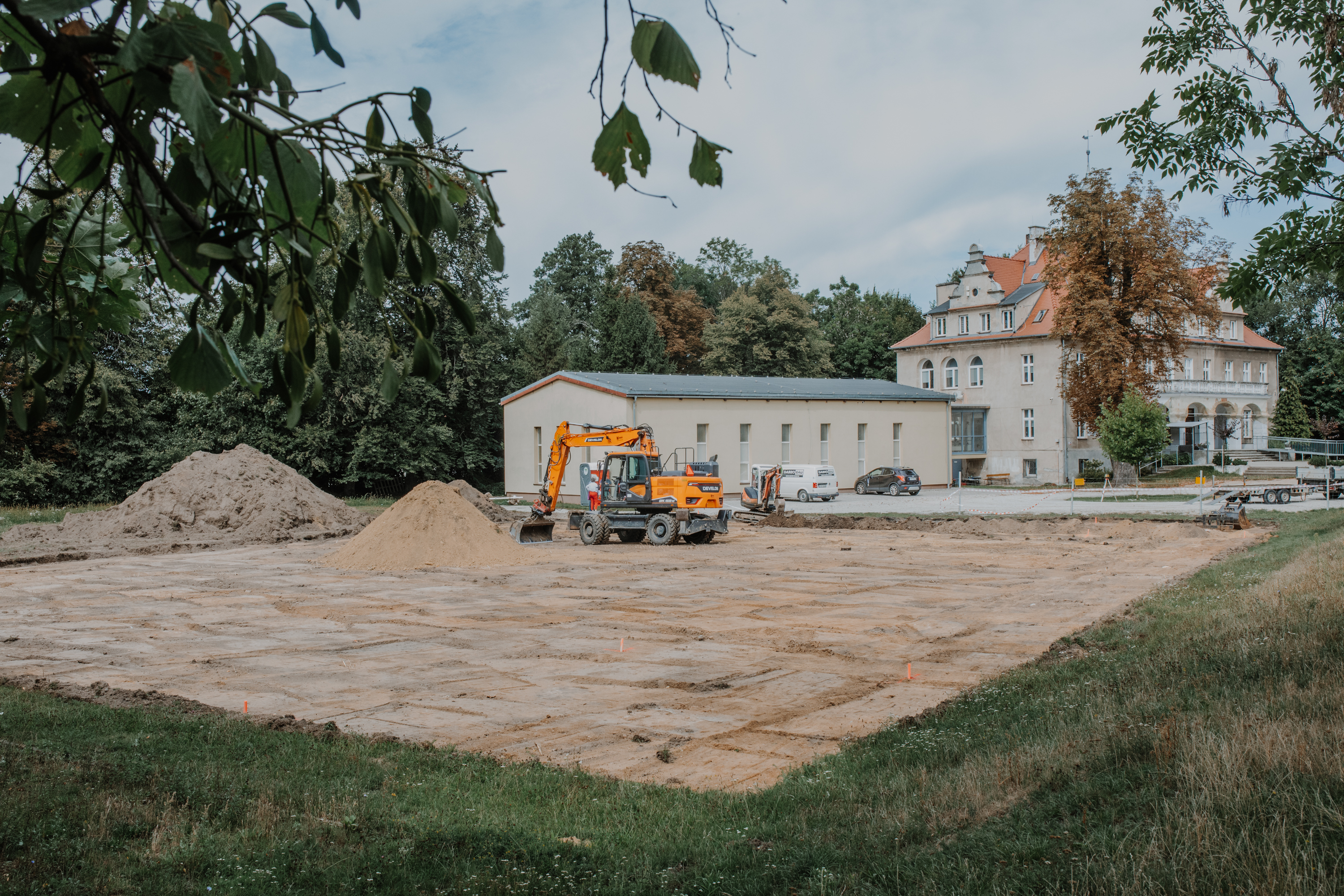 Przebudowa istniejącego boiska na&nbsp;boisko wielofunkcyjne w&nbsp;miejscowości Karczyce