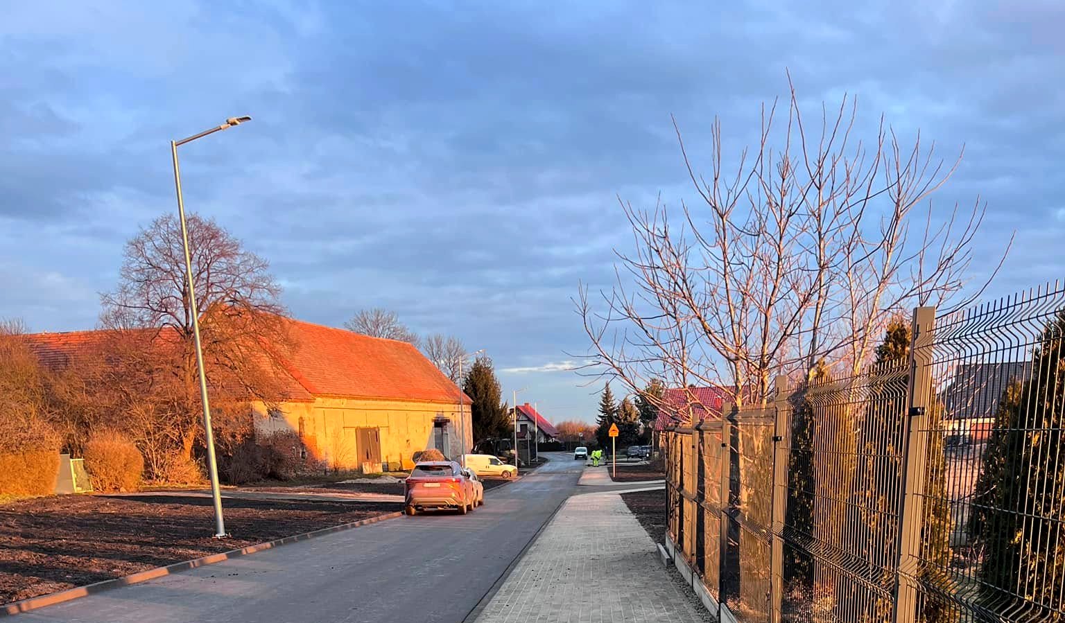 ULICA AKACJOWA KOSTOMŁOTY