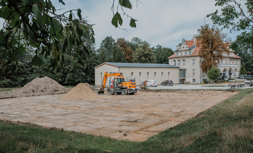 Przebudowa istniejącego boiska na boisko wielofunkcyjne w miejscowości Karczyce trwa!