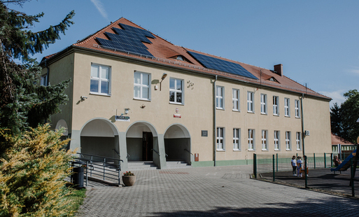 Zdjęcie do Remont toalety dla dziewcząt w Szkole Podstawowej w Kostomłotach zakończony!