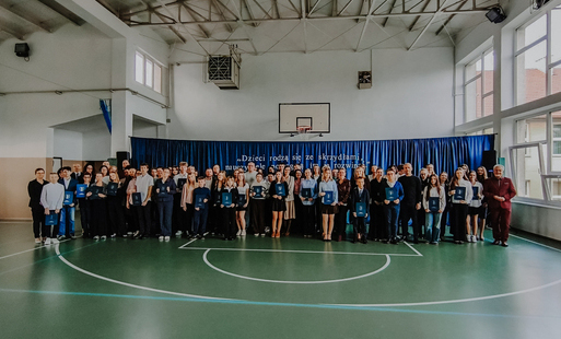 Stypendia naukowe samorządu gminnego za osiągnięcia w roku szkolnym 2025/2026 oraz nagrody Wójta Gminy Kostomłoty wręczone!